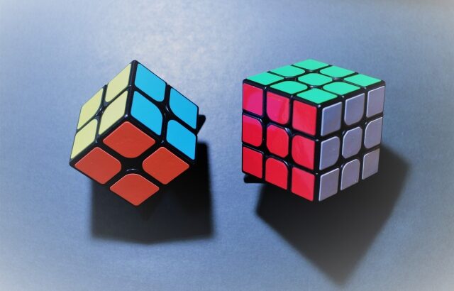 2×2と3×3のルービックキューブの画像